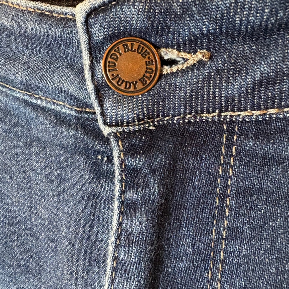 Judy Blue Cropped Straight Jeans Dark Wash Distressed Frayed Hem Size 13‎ 31 - Picture 4 of 10